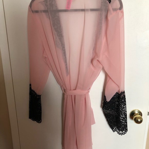 Lingerie Robe, worn once - Picture 2 of 3